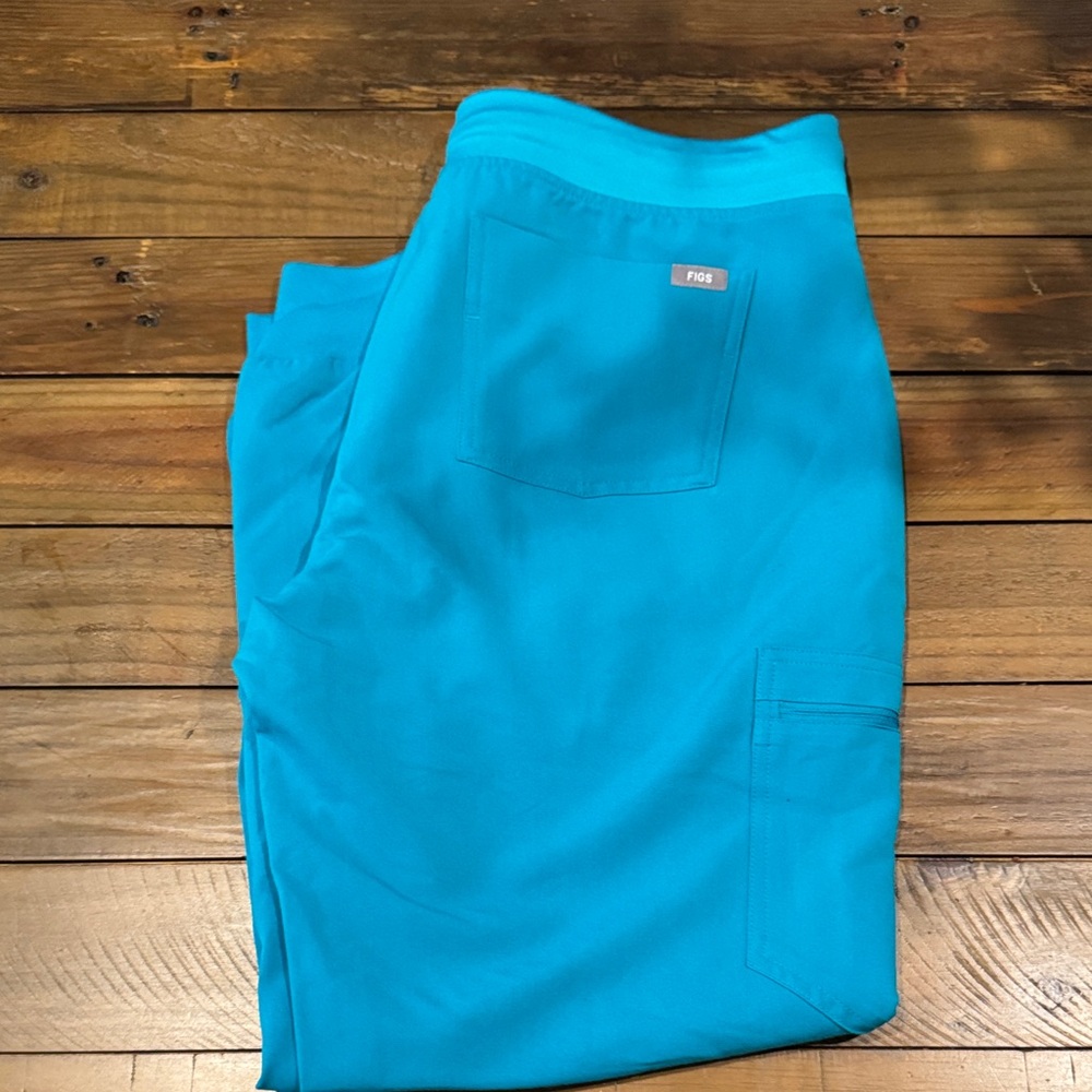 Figs Jogger scrub pants in teal
